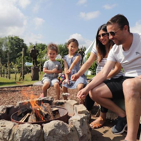 Hotel Leeds Castle Knights Glamping Esterno foto
