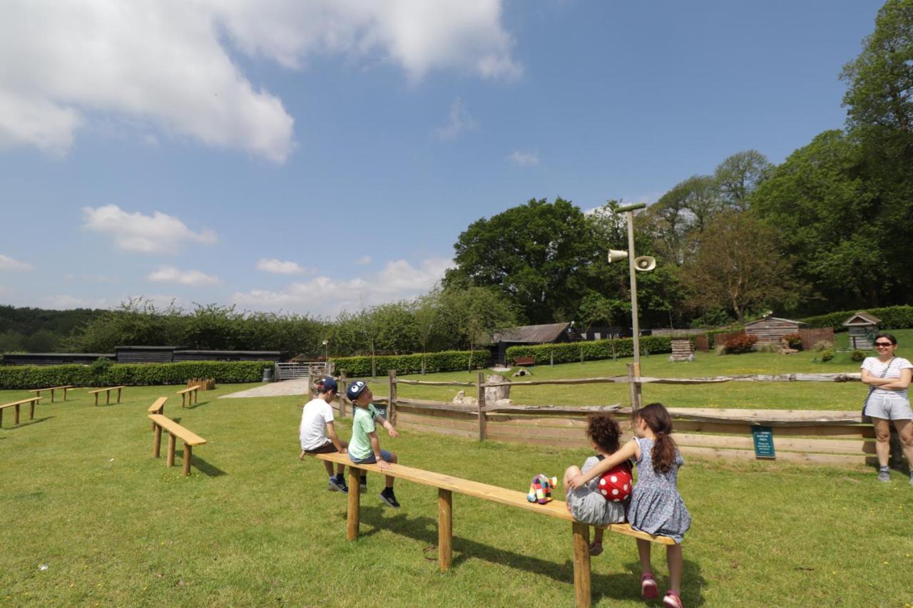 Hotel Leeds Castle Knights Glamping Esterno foto