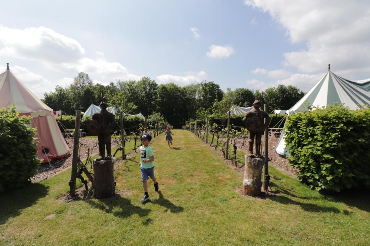 Hotel Leeds Castle Knights Glamping Esterno foto