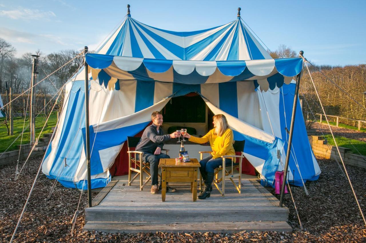 Hotel Leeds Castle Knights Glamping Esterno foto