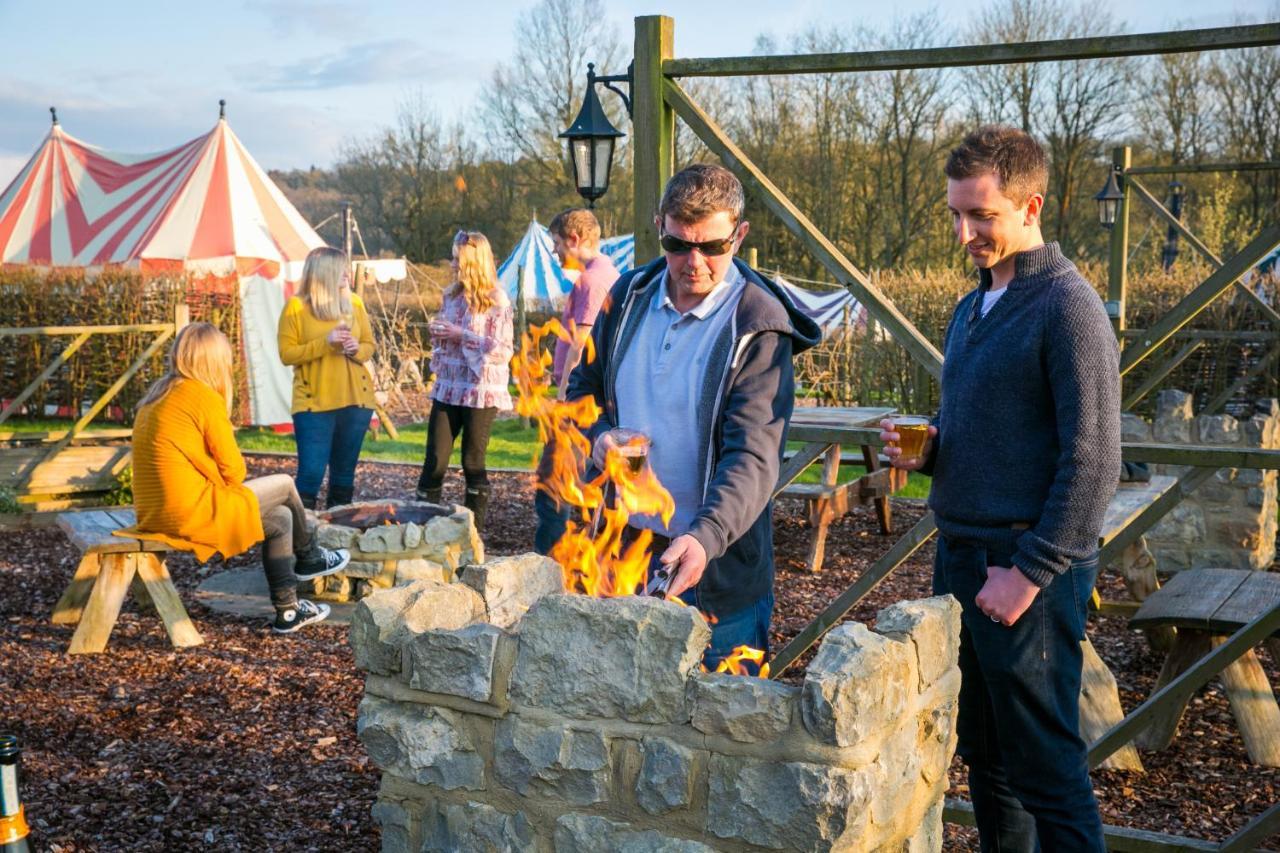 Hotel Leeds Castle Knights Glamping Esterno foto