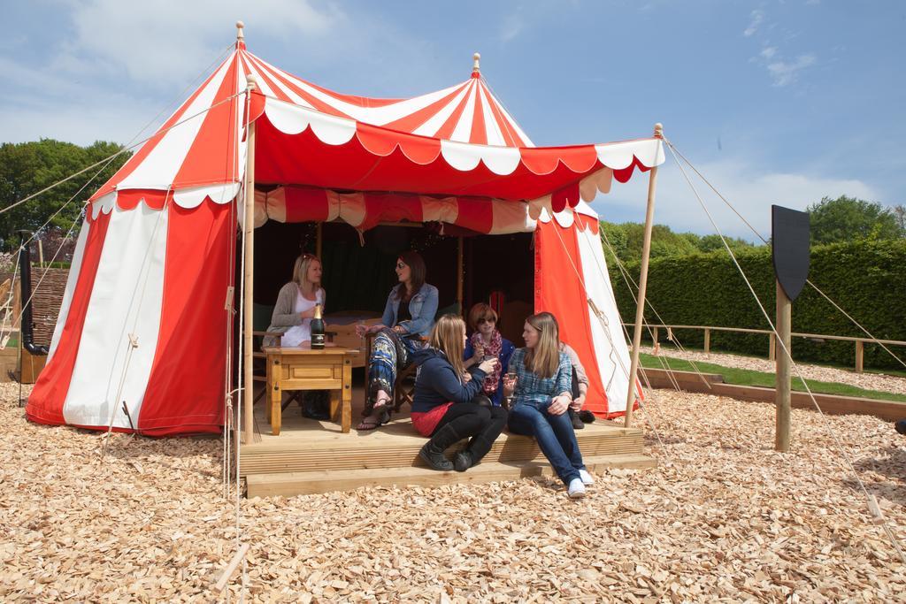 Hotel Leeds Castle Knights Glamping Esterno foto