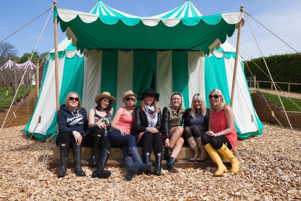 Hotel Leeds Castle Knights Glamping Esterno foto