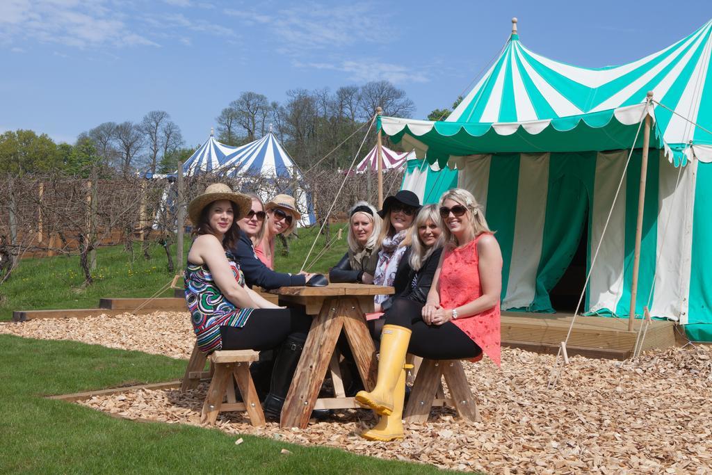 Hotel Leeds Castle Knights Glamping Esterno foto